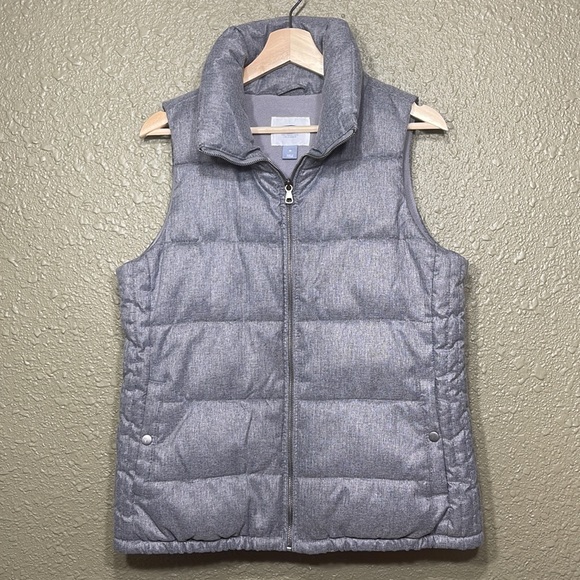 OLD NAVY PUFFER VEST - Picture 3 of 14